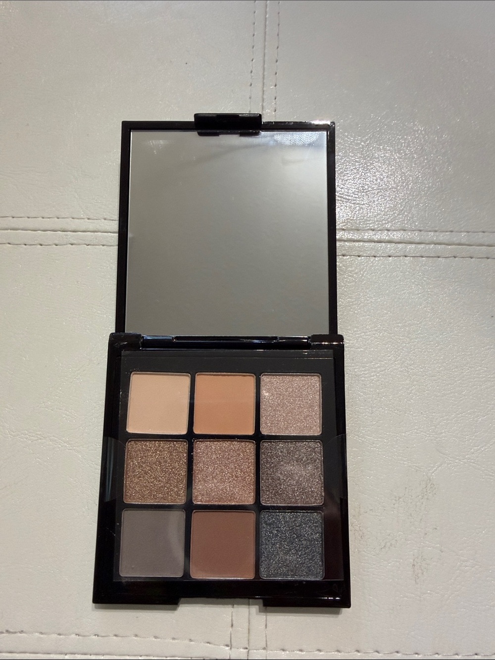 Neutral 9-Shade Eyeshadow Palette - Warm Taupe & Shimmer